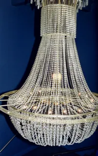 Another picture of Fred Gray's chandelier, this one turned out better :-)
